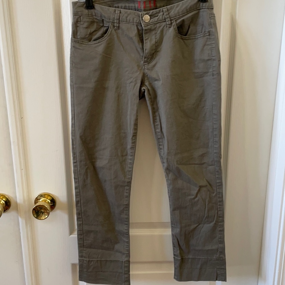Capri pants